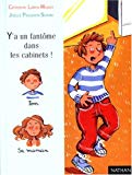 Y 'A UN FANTÔME DANS LES CABINETS
